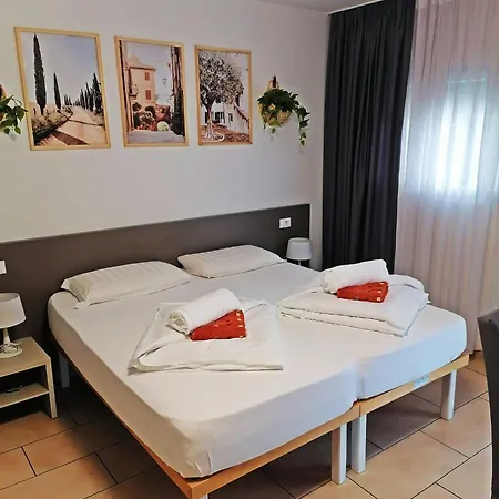 Maya 게스트하우스 3*